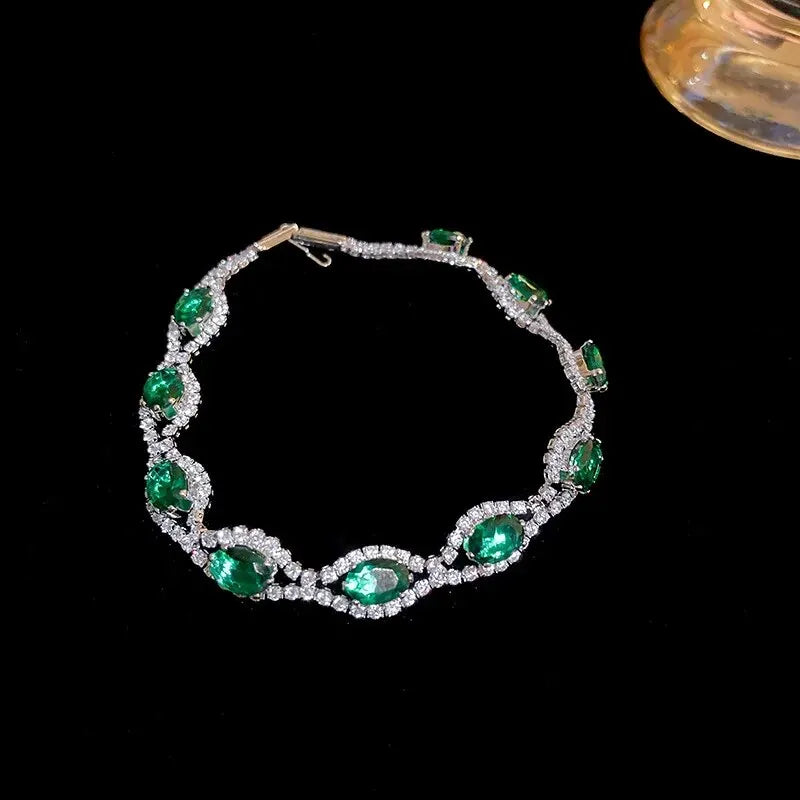 Rhinestone Round Clasp Bracelet