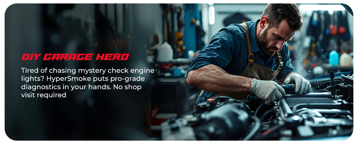Mechaniker arbeitet an einem Motor mit einer professionellen Prüfmaschine für Lecktests.