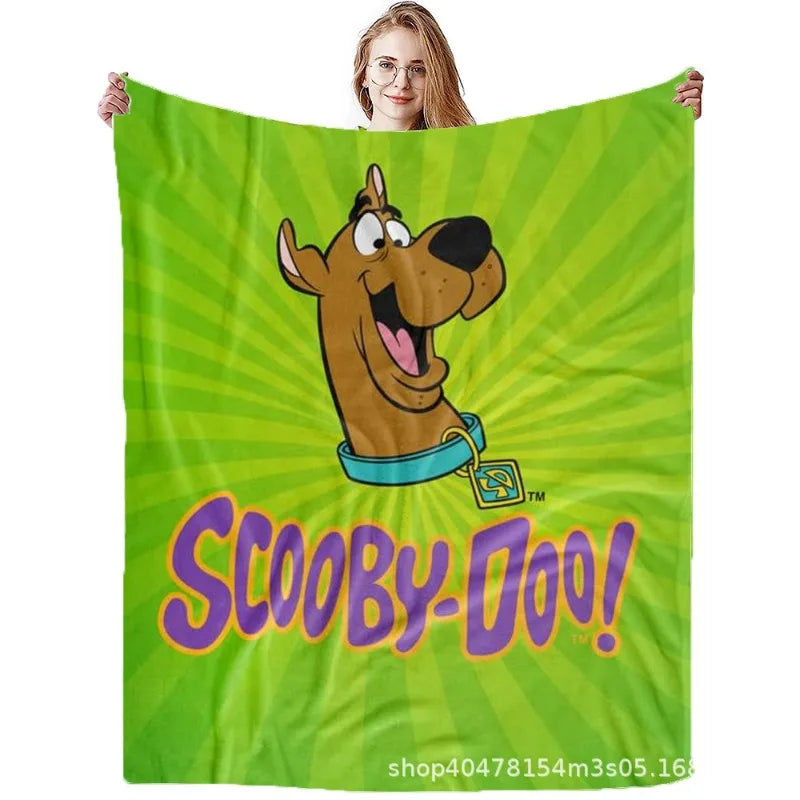 Grüne Überwurfdecke mit karikierter Illustration von glücklichem Scooby-Doo