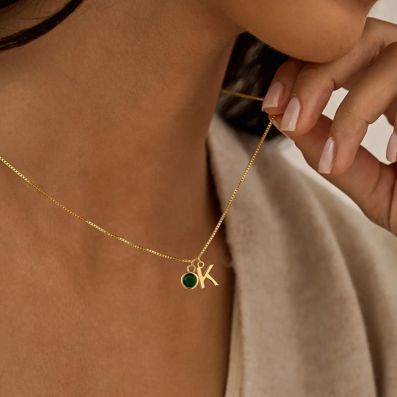 Collar Personalizado con Inicial y Piedra de Nacimiento