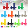 Collection de poignées en silicone colorées pour guidon de vélos tout-terrain, montrées sous différents angles.