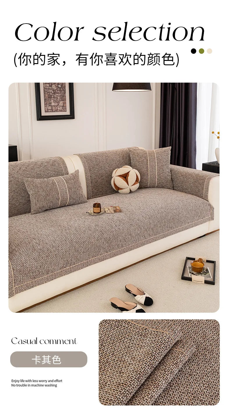 Beige Sofabezug mit hellem Cremefach und Kissen in einem Wohnzimmer