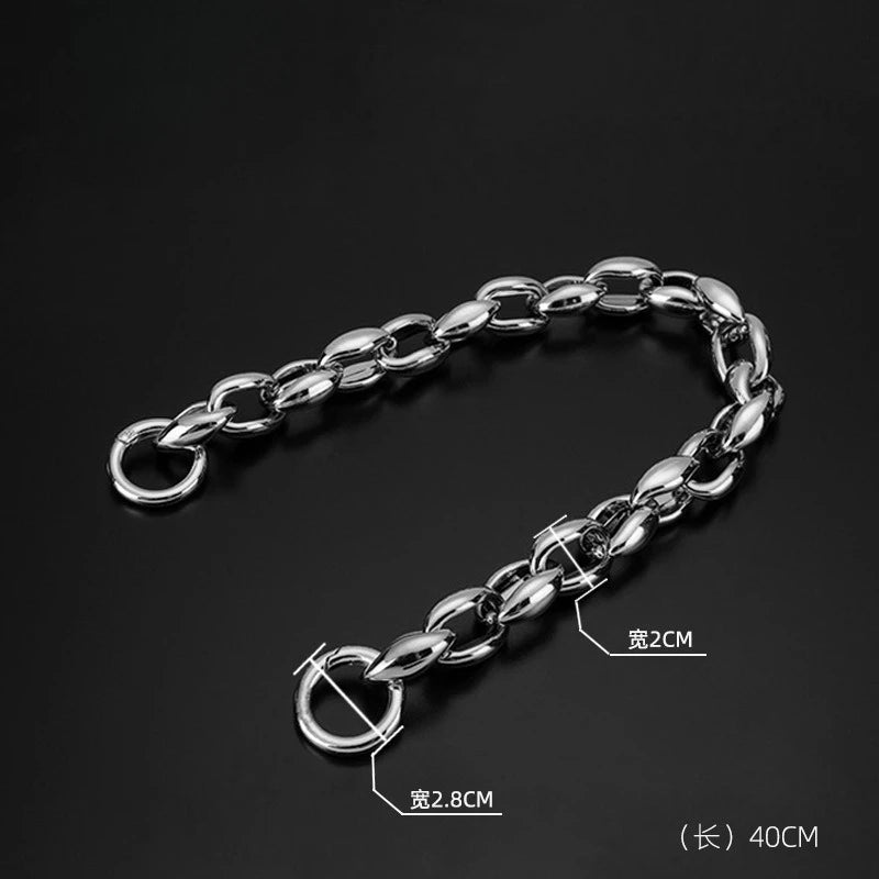 Silver acrylic chain strap measuring 40cm long and 2.8cm wide