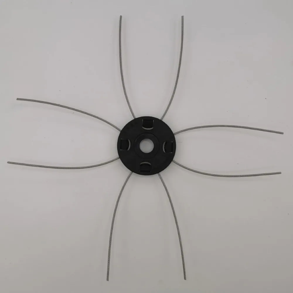 Tête de coupe en nylon à cœur d'acier noir avec de multiples fils fins rayonnants depuis un disque central.
