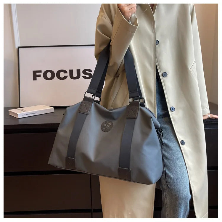 Versatile Large-Capacity Travel Duffel Bag with Water-Resistant Oxford Fabric