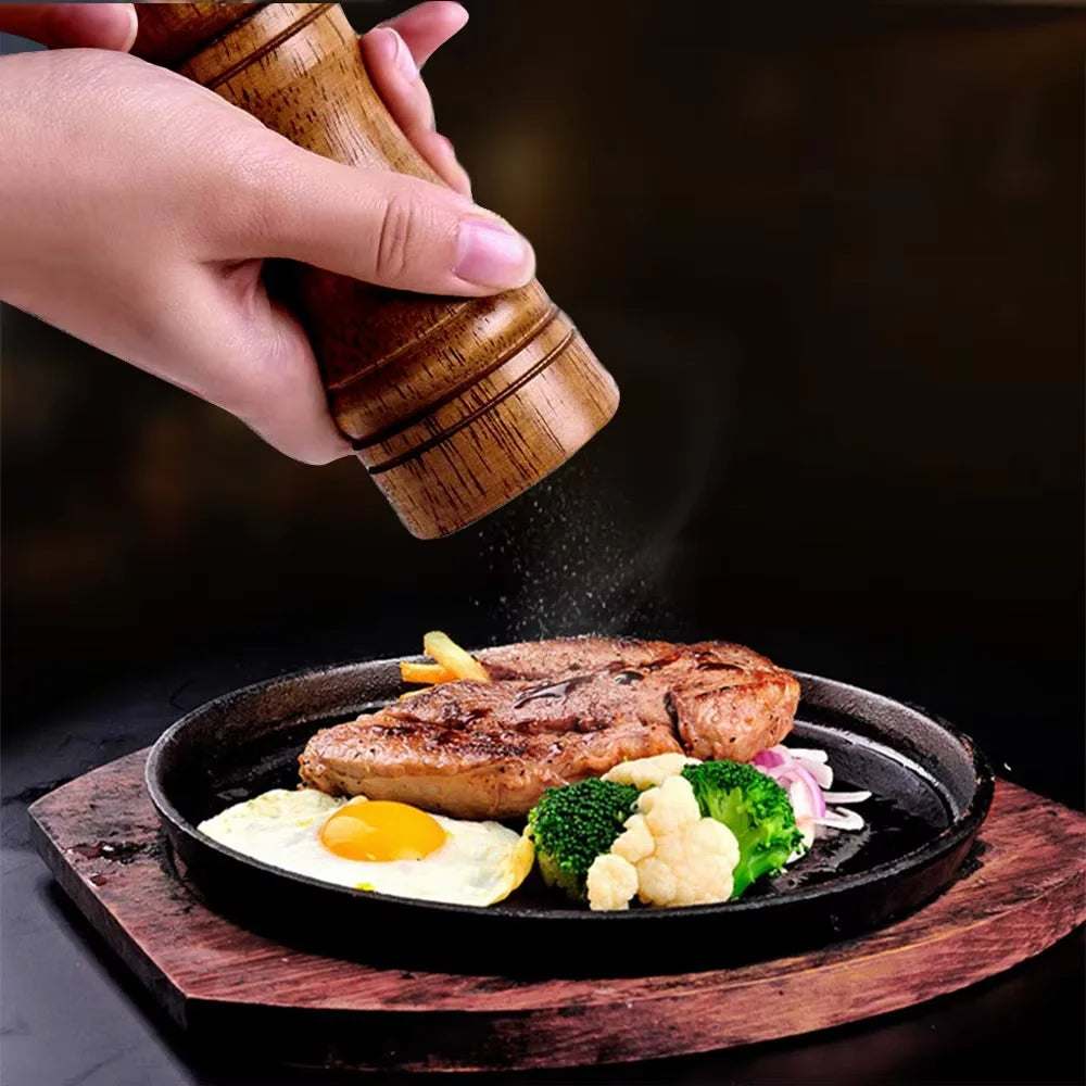 Wooden Pepper Mill with Adjustable Coarseness