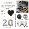 Set silberner und schwarzer Ballonschmuck, darunter Buchstabenballons, Herzblüten und Folienballons.