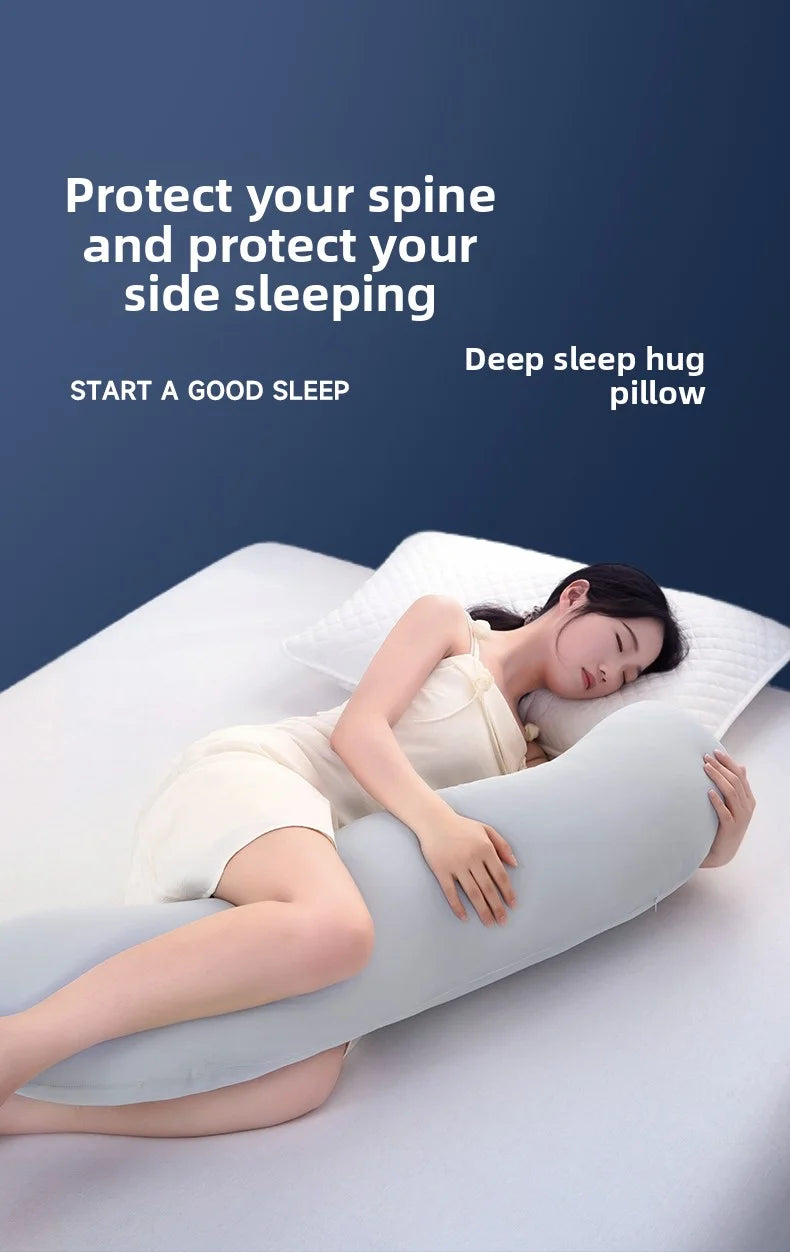 Una mujer durmiendo cómodamente en una almohada curva tipo ola ergonómica para dormir de lado.
