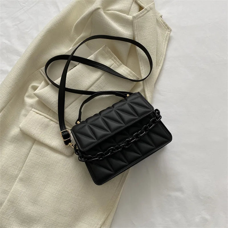 Petite Tote Carrée Matelassée avec Bandoulière Chaîne