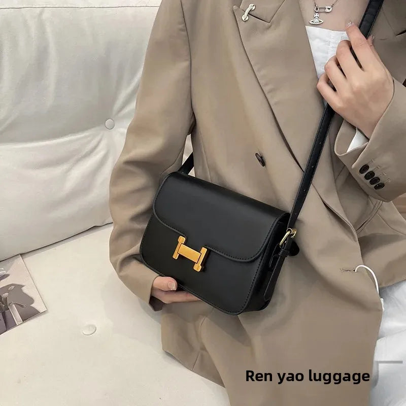 Korean Retro Square Crossbody Bag for Women – Compact Commuter Shoulder Bag