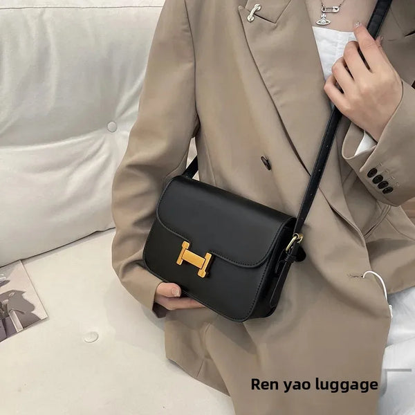 Korean Retro Square Crossbody Bag for Women – Compact Commuter Shoulder Bag