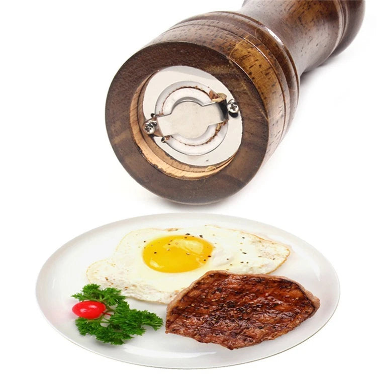 Wooden Pepper Mill with Adjustable Coarseness