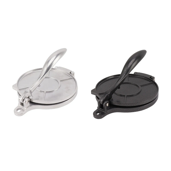 Manuelle Aluminium-Tortillendrücke mit silberner Platte und schwarzem Griff.