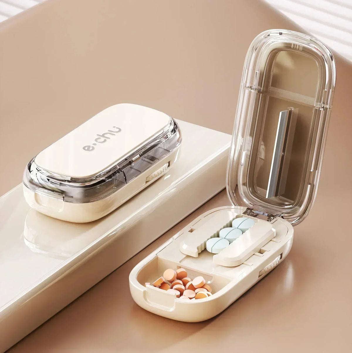 Portable Pill Cutter and Storage Box with Dustproof Lid