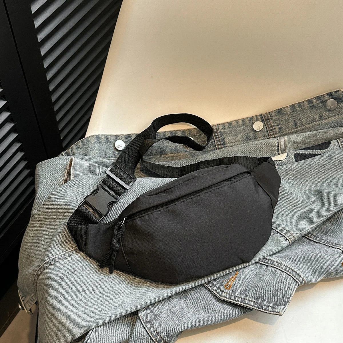 Adjustable Nylon Waist Bag for Travel, Workout & Daily Use