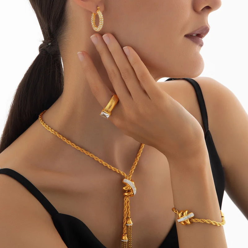 Ensemble de bijoux en chaîne torsadée avec cristaux