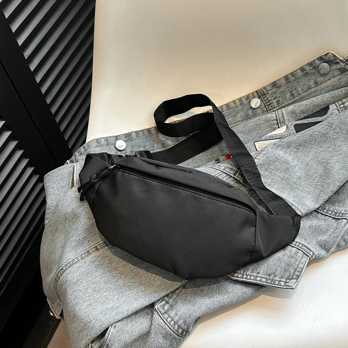 Adjustable Nylon Waist Bag for Travel, Workout & Daily Use