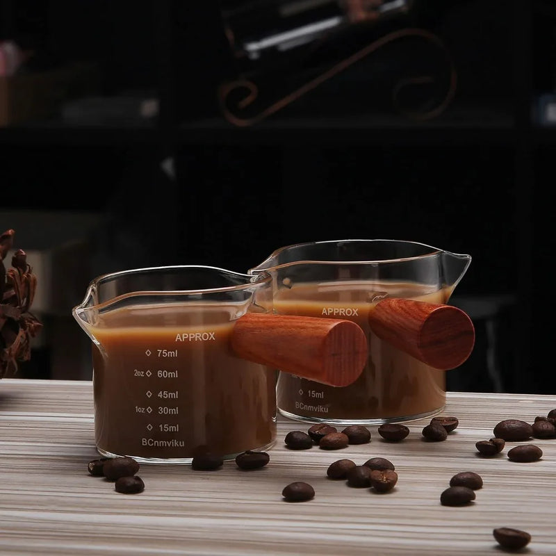 Vasitos de cristal transparente para espresso con asas de madera