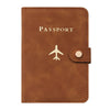 Porte-passeport en cuir marron avec le mot PASSPORT et un petit logo d'avion.