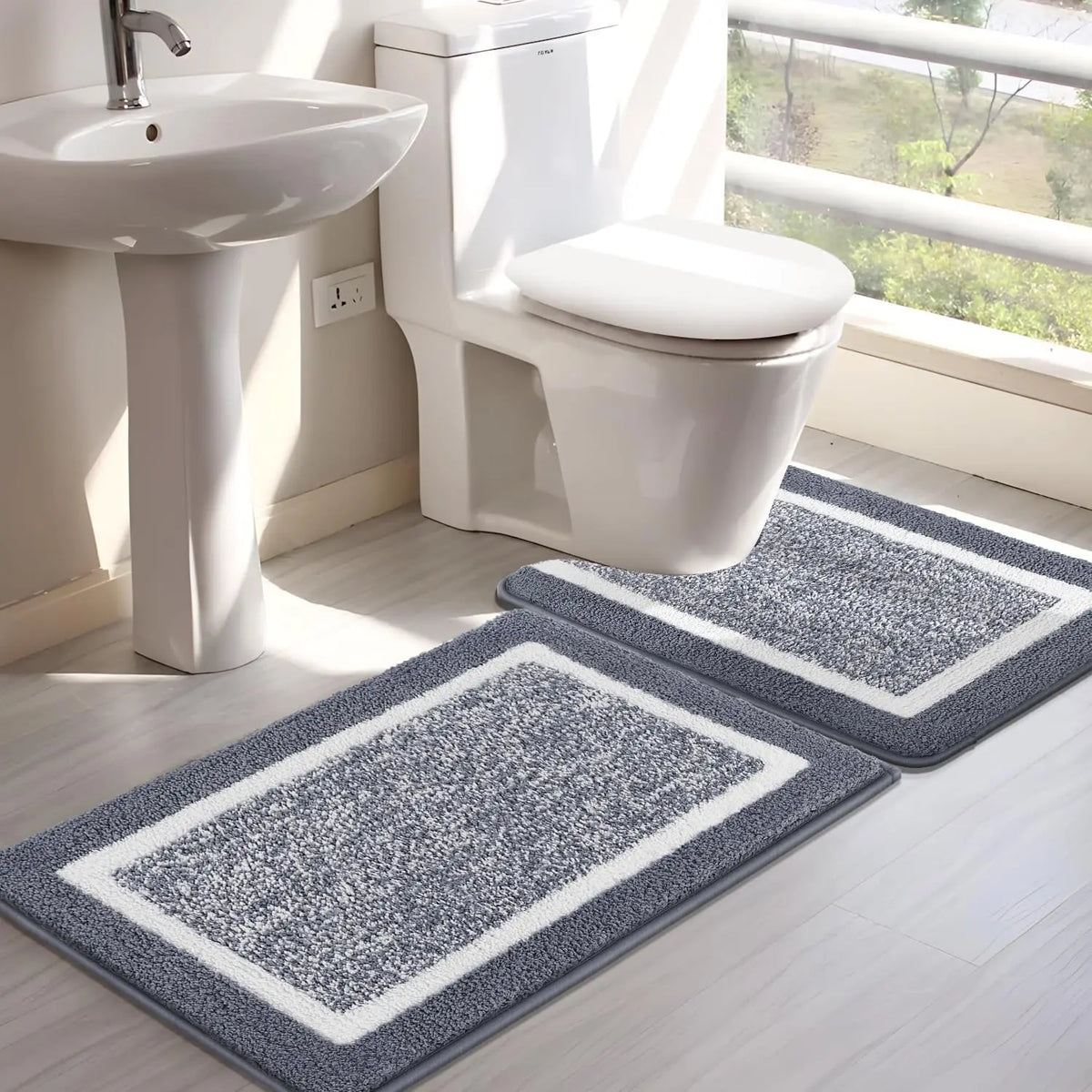 Plush Microfiber Non-Slip Bath Mat with Quick-Dry Absorbency