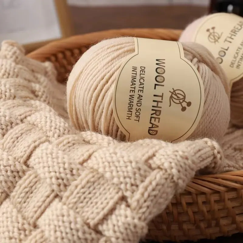 Combed Alpaca Blend Yarn for Hand Knitting – 10-Pack Wool Balls