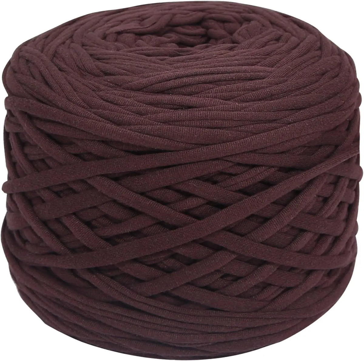 Eine Kugel dicker dunkelmarooner Polyester-Strickfaden, fest aufgewickelt.