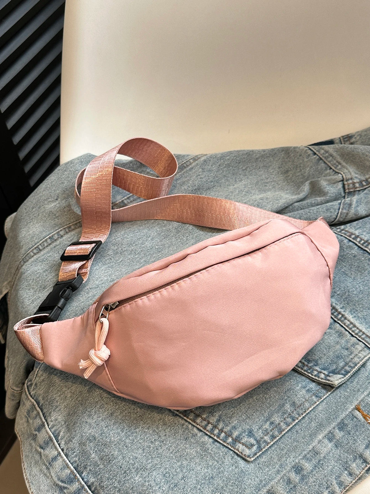 Adjustable Nylon Waist Bag for Travel, Workout & Daily Use