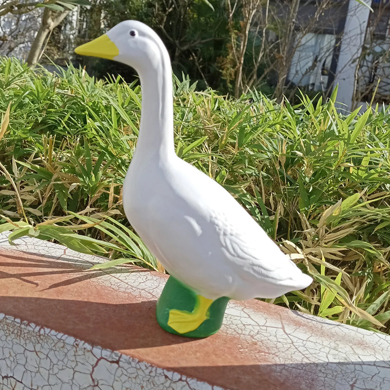 Lifelike Resin Goose Garden Statue