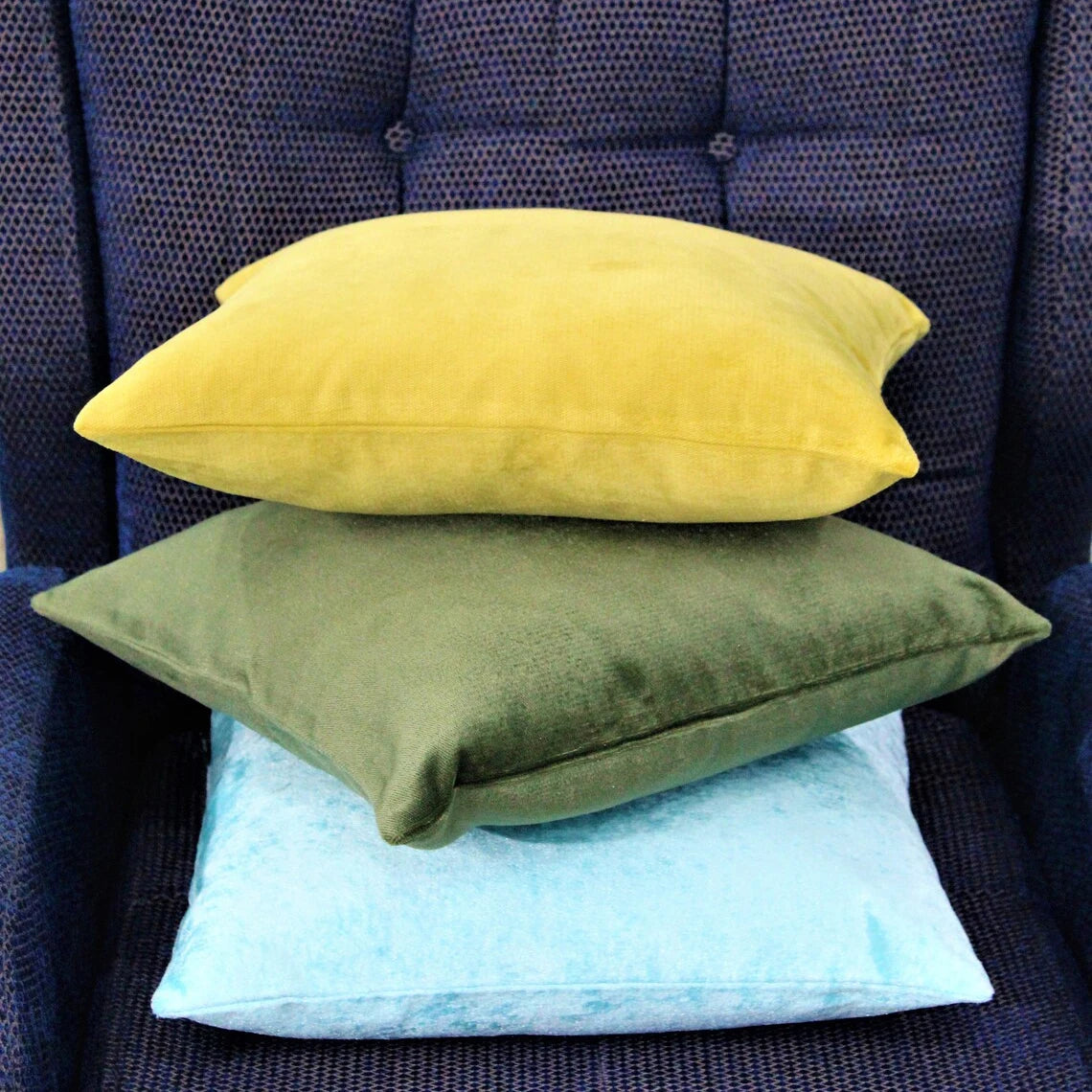 Luxurious Velvet Cushion Cover for Cozy Home Décor