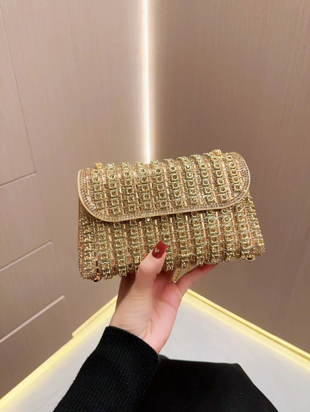 Crystal-Embellished Evening Clutch Bag with Chain Strap