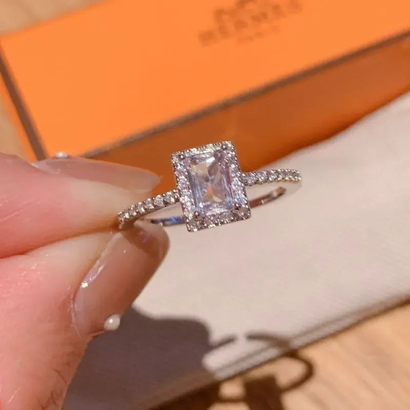 Bague géométrique classique en zircon avec bande ajustable ouverte