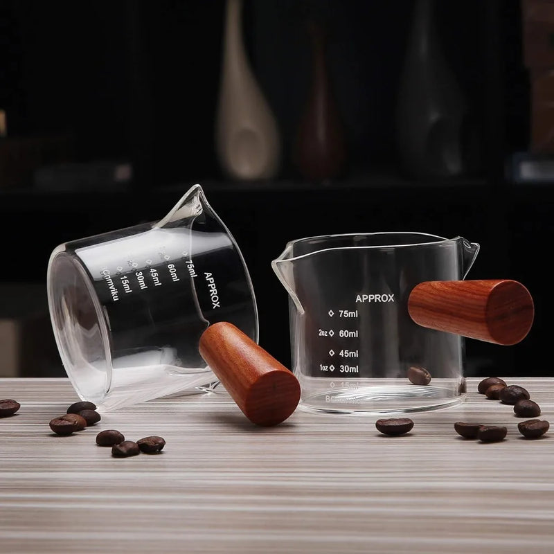 Vasitos de cristal transparente para espresso con asas de madera