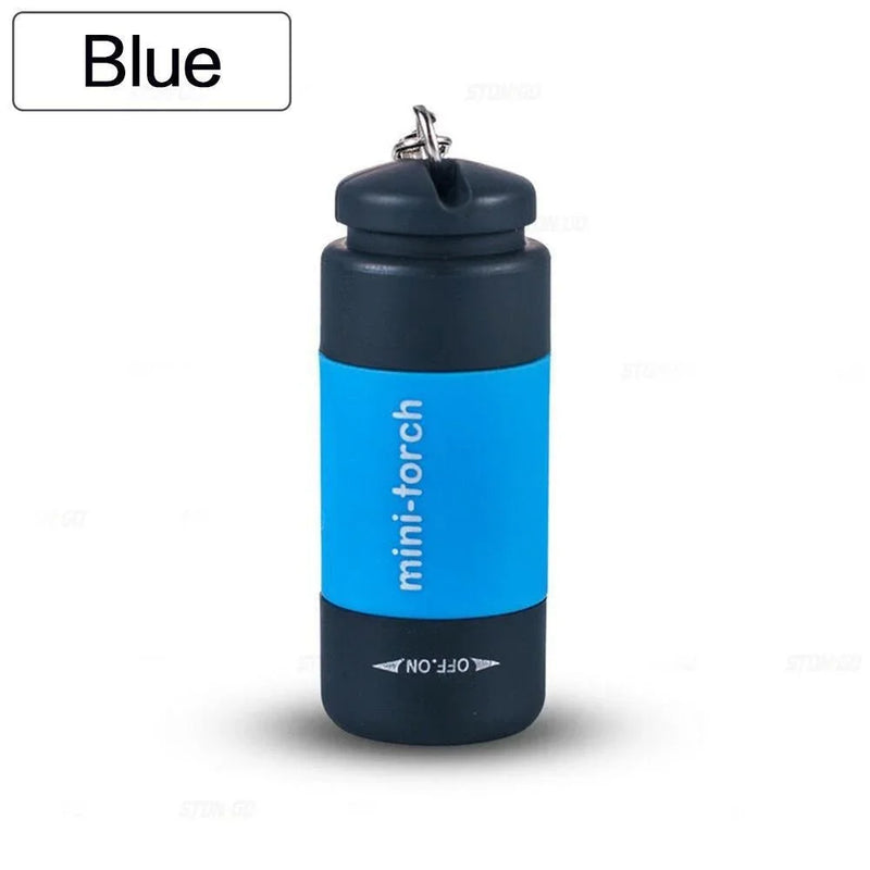 Mini lampe de poche USB rechargeable sur porte-clés