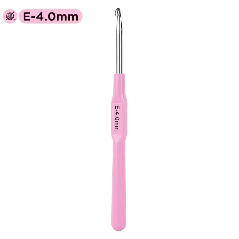 A pink aluminum alloy crochet hook with an ergonomic handle, labeled E-4.0mm.