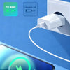 Ein Telefon wird schnell mit einem 40W-Netzteil und Kabel aufgeladen, zeigt 50% Ladestand.