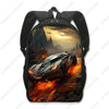 Schwarzer taktischer Rucksack mit dramatischer Landschaft einer futuristischen Auto auf einer Sonnenuntergangsstraße.