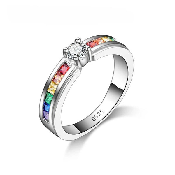 Bague de fiançailles en argent sterling avec une alliance et des pierres colorées et un solitaire diamant.