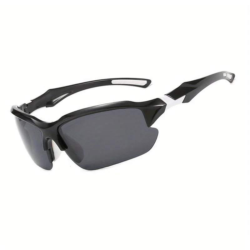Schwarze polarisierte Sportbrille mit weißem Akzentrahmen vor weißem Hintergrund.