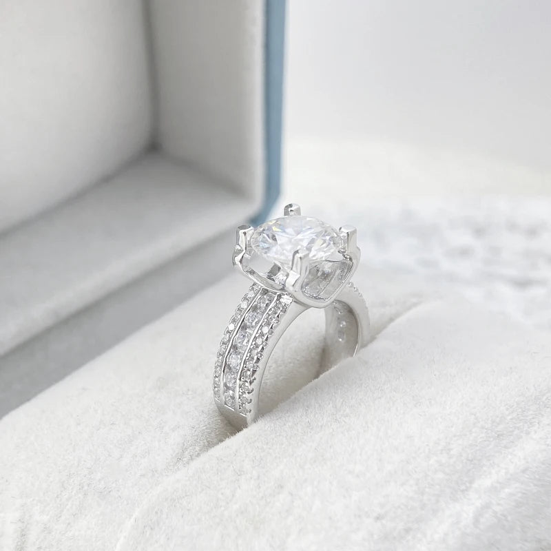 Brilliant Moissanite Engagement Rings