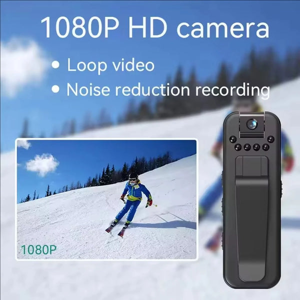 Caméra HD noire compacte en environnement extérieur enneigé.