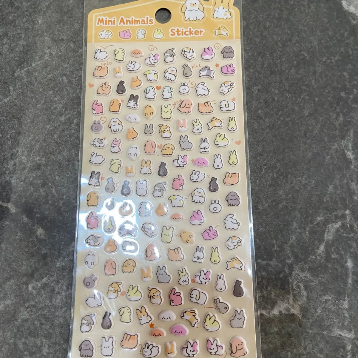 Stickerblatt mit Mini-Tieren und Kuchenmotiven zum Dekorieren von Journals