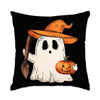 Figura fantasma blanca con ojos brillantes y sombrero de calabaza impresa en una funda decorativa negra.
