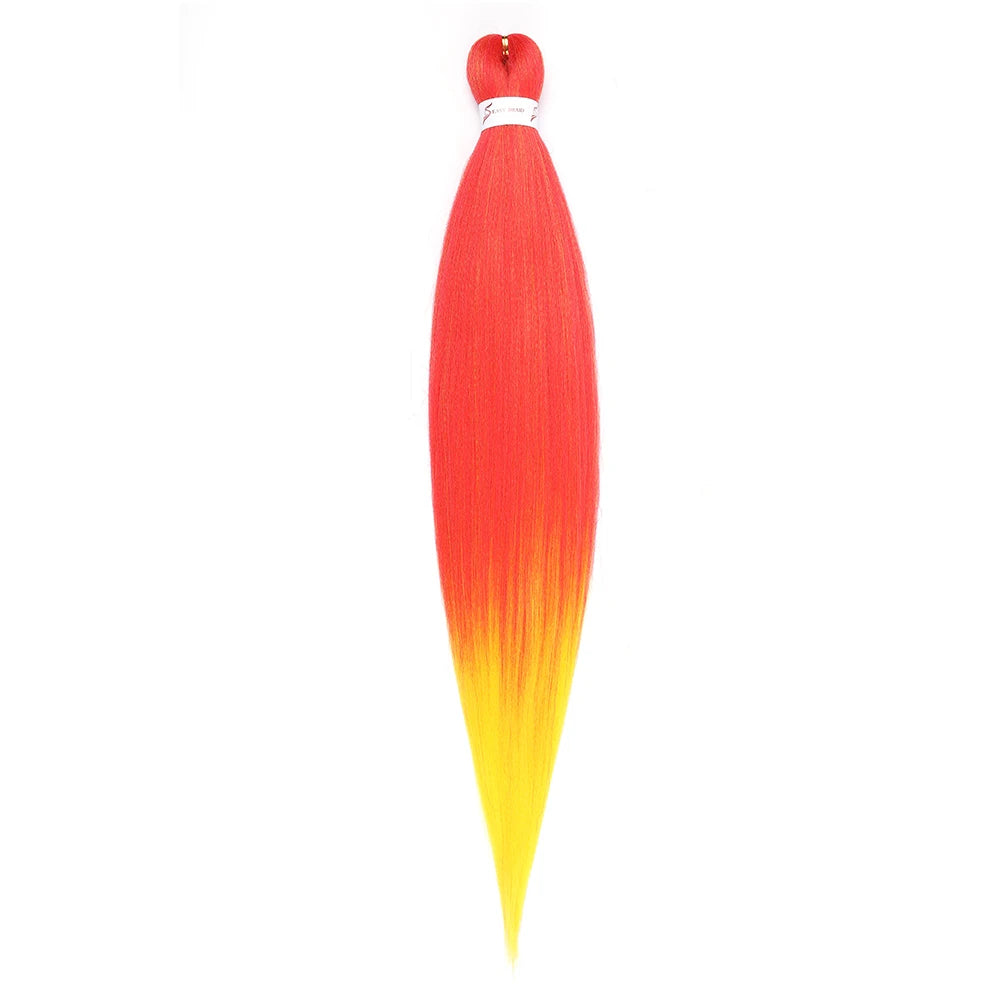 Vorgestreckte Ombré-Zopfhaarverlängerungen mit leuchtendem Farbverlauf aus Rot, Orange und Gelb.