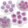 Un ensemble de moules en silicone en forme de roses et de fleurs pour cire de bougie DIY