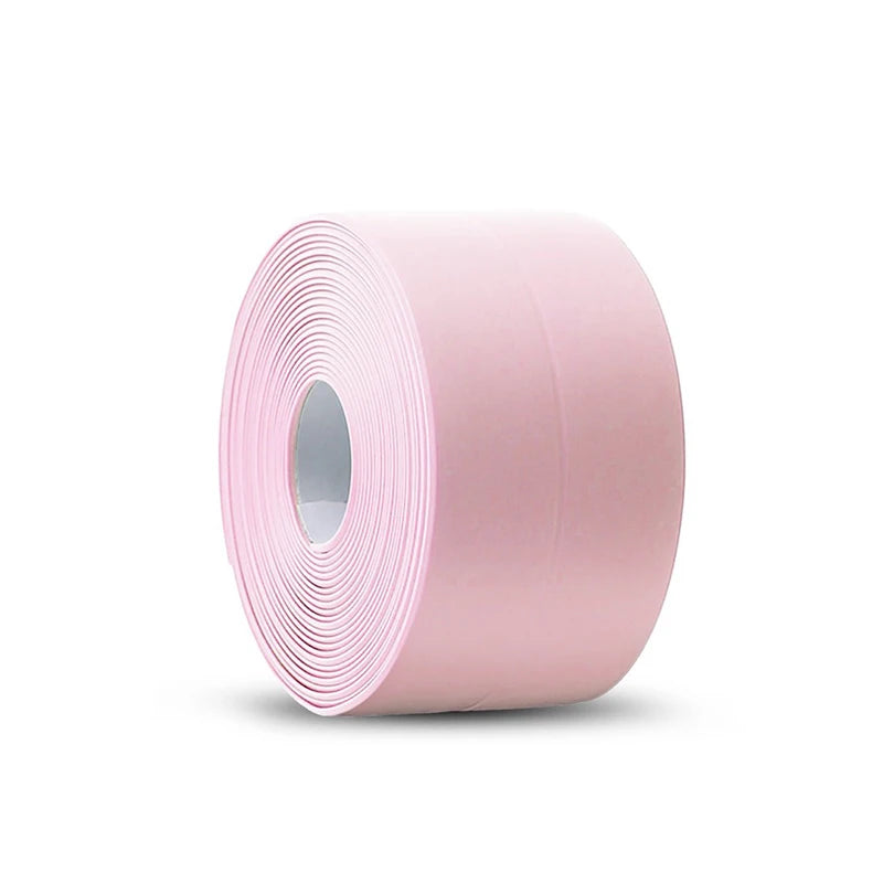 Rolle pinker vielseitiger selbstklebender Silikondichtband auf weißem Hintergrund