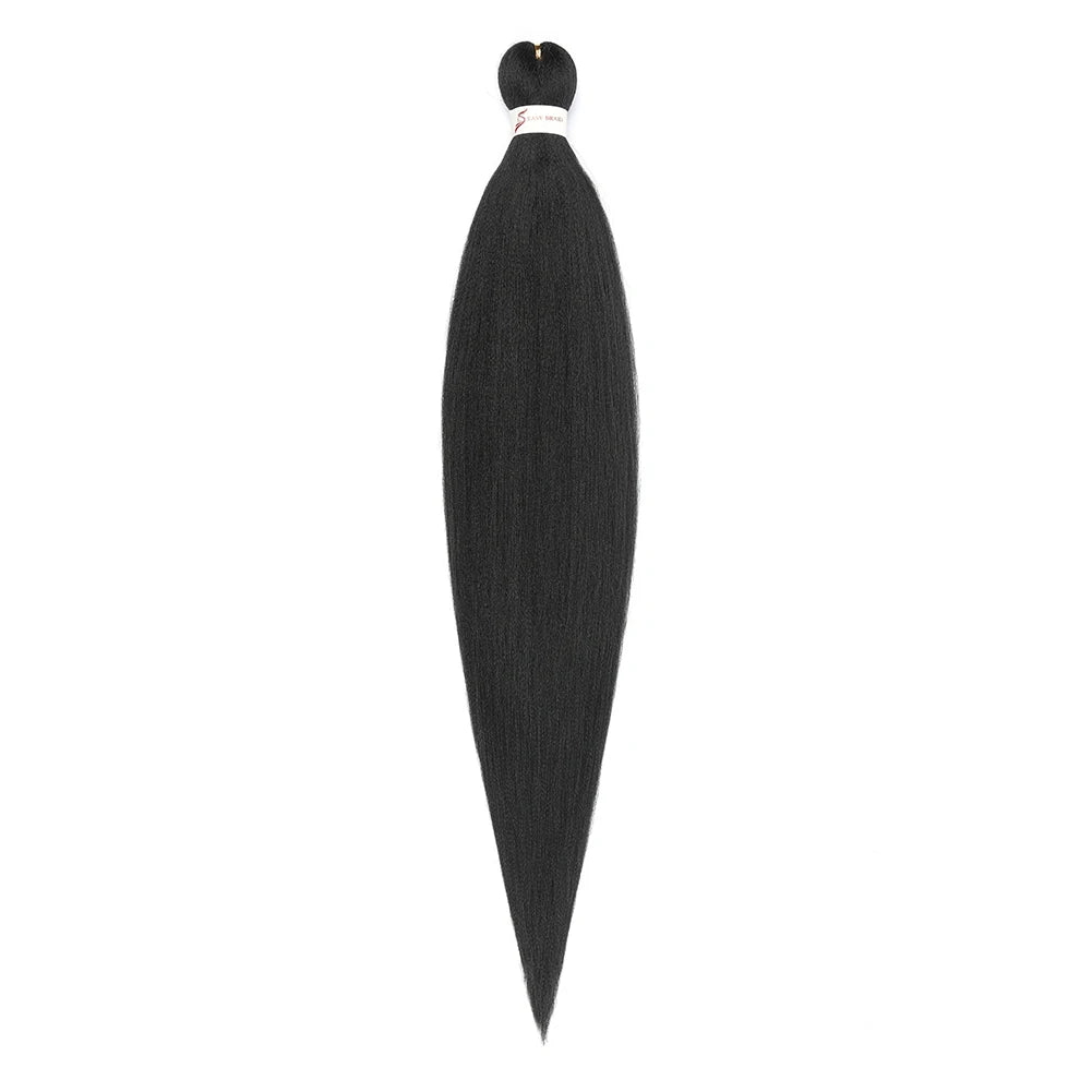 Bündel aus schwarz vorgestrichenen Ombré-Flechtfrisuren mit einem weißen Band oben.