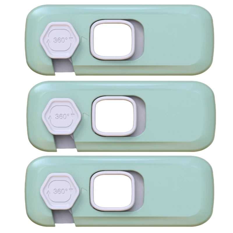 Trois versions d'un verrou de sécurité pour armoire et tiroir en plastique vert menthe clair.