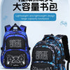 Blauer und schwarzer, leichter, großer Rucksack mit Game Over-Design.