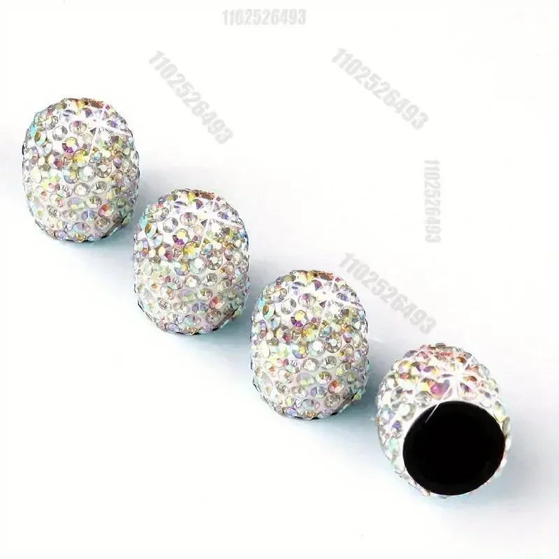Set aus kristallinen Diamant-Felndichtungsstopfen, rund und irisierend, vor weißem Hintergrund.