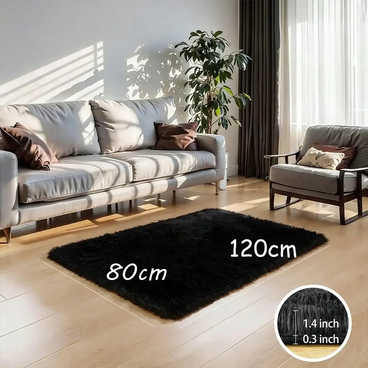 Dunkelbrauner Plüschteppich mit hohem Flor auf hellem Holzboden in einem modernen Wohnzimmer.